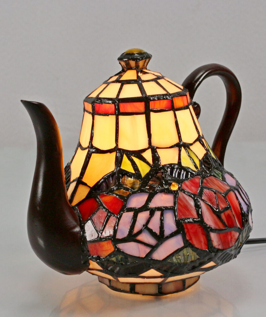 Rose Teapot Leadlight Lamp (Red)